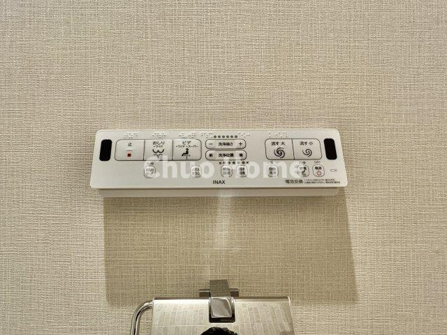 ルピナス両国リバースクエアのトイレ|【ウォシュレット】清潔に使いたいお手洗いには最適な設備です。もちろんウォームレットも標準装備です。
