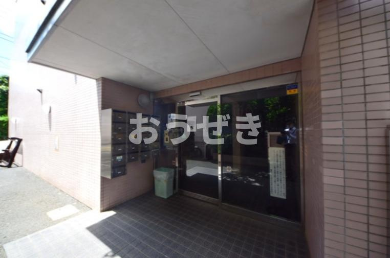 菱和パレス世田谷桜丘のエントランス