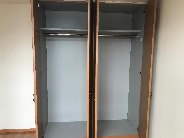 サンライズ高町の収納|上棚付のクローゼット