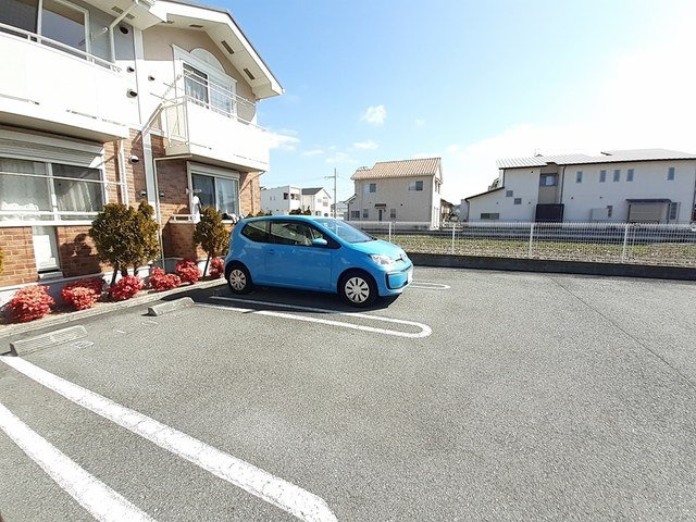 スイート　ガーデンⅡの駐車場