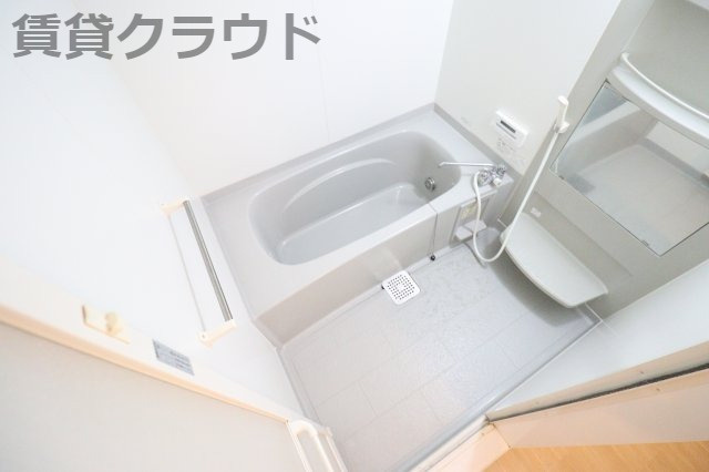 Ya-ECO　Houseの浴室|広々お風呂は足を伸ばせる一坪タイプです！