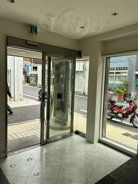 【エントランス】
