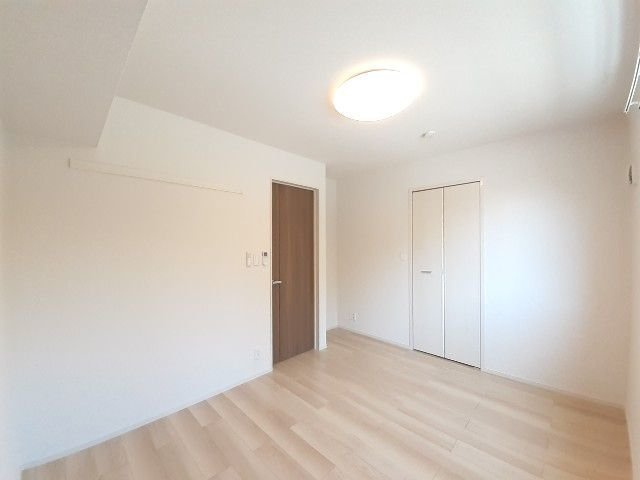 ピース　ガーデン　Ａの内装|明るい室内です