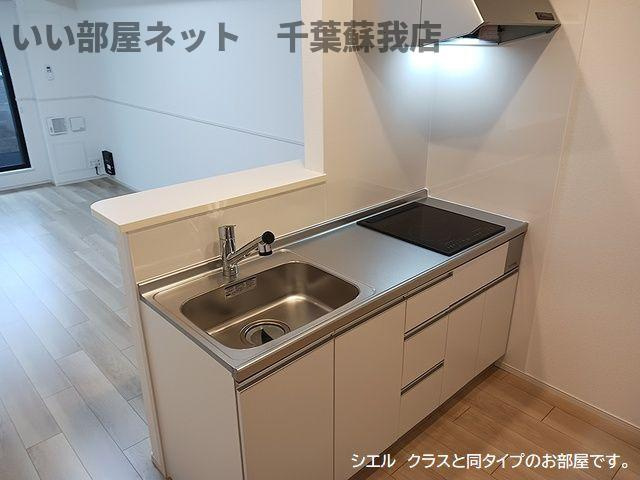 松ケ島１丁目アパートのキッチン|コンパクトなキッチンで掃除もラクラク