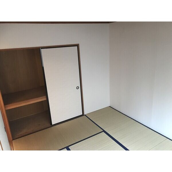 ハイツセンダの和室