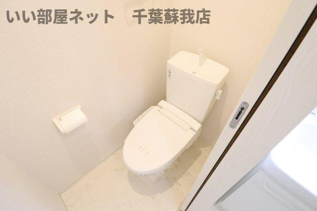 フォレストツインハウスⅡB棟のトイレ|落ち着いた色調のトイレです