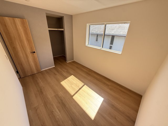 神戸市須磨区東白川台第１の洋室|2階にはお部屋が4部屋ございます♪