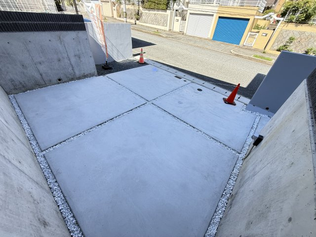 神戸市須磨区東白川台第１の駐車場|■現地写真■
お車は２台止められます♪