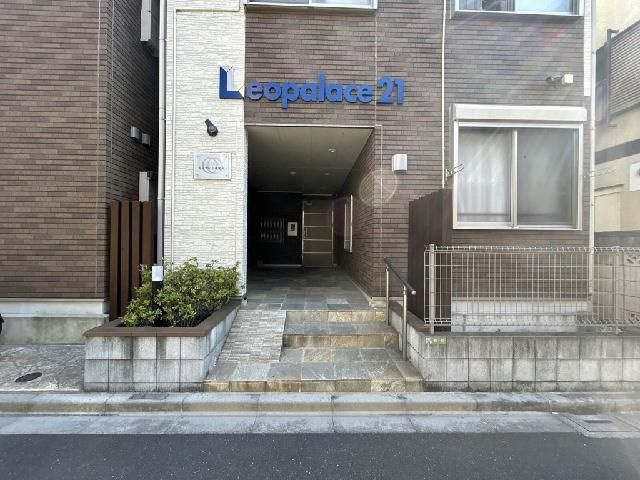 レオネクストレジデント西尾久のエントランス
