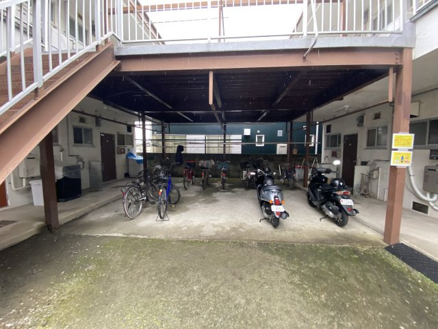 白楊荘の駐車場