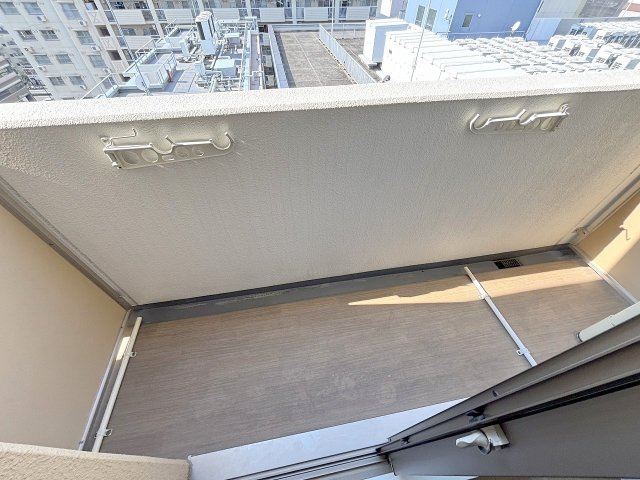 セレニテ新大阪カルムのバルコニー