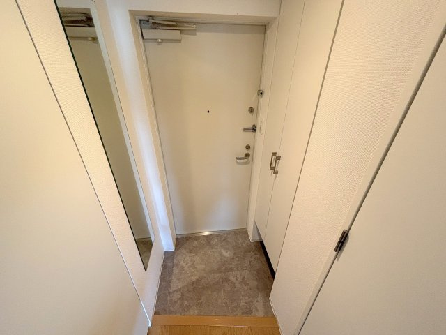 セレニテ新大阪カルムの玄関