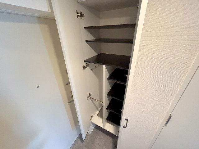 セレニテ新大阪カルムの収納