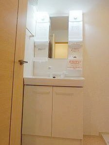 ソレイユフィールドⅢの洗面所|忙しい朝には欠かせない洗面所です