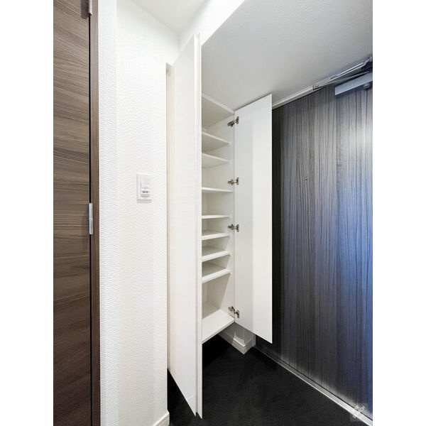 S-RESIDENCE浄心の玄関