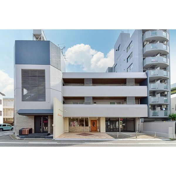 リセンス清水【　1階路面店　】の外観