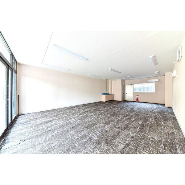 リセンス清水【　1階路面店　】