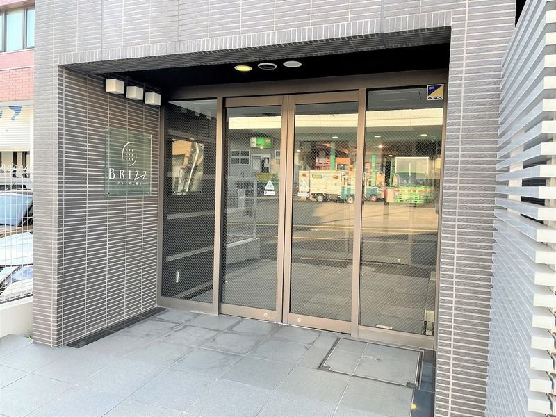 ブライズ上池台のエントランス
