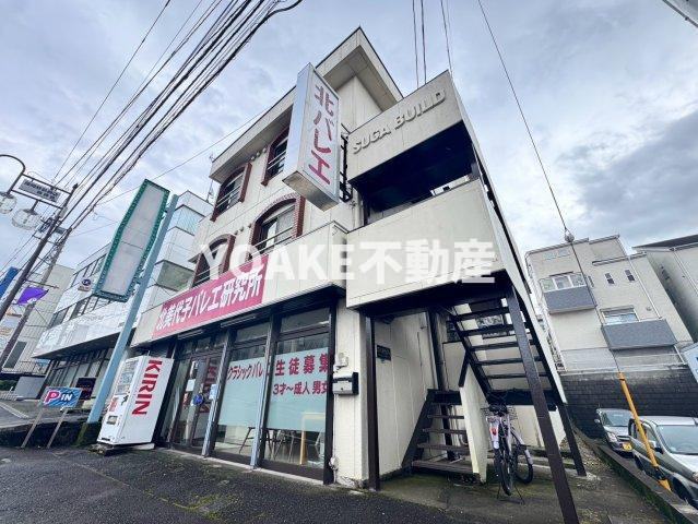 須賀第１ビルのエントランス