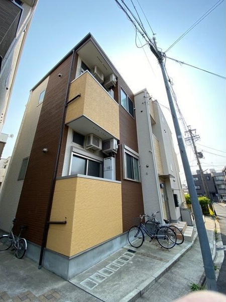 クレインハイツ本陣の外観