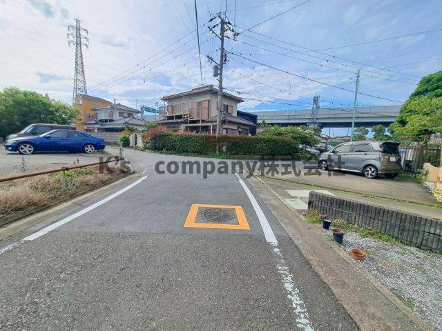 ◎茅ヶ崎市西久保　建築条件なし　売地◎の前面道路含む現地写真|前面道路の様子です◇◇