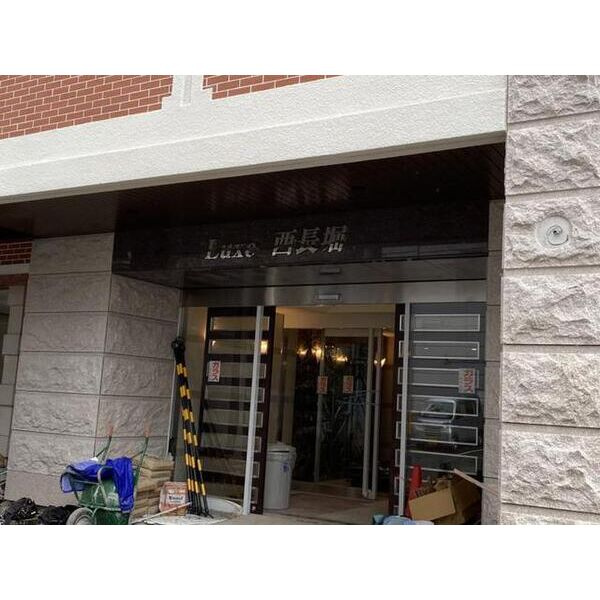 Luxe西長堀のエントランス