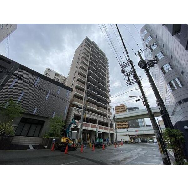 Luxe西長堀の外観