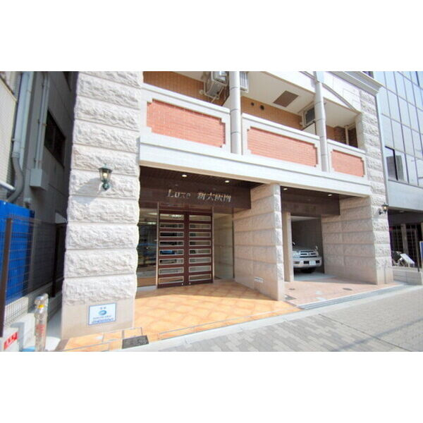 Luxe新大阪南のエントランス