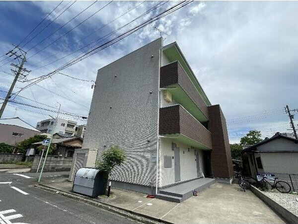 ルミエール新堀町(ルミエールシンボリチョウ)