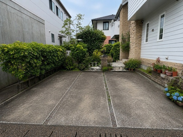 まなび野2丁目の駐車場