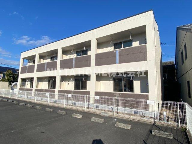 辻が花のエントランス|敷地内に駐車場があります☆