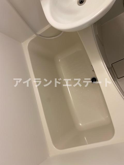 金井ビル　1フロア2住戸　通風良好　温水洗浄便座の浴室|※別号室参考写真