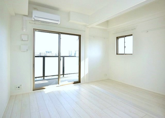 【居間・リビング】 | 新品家具付きマンション住吉15(KaGood福岡) | ゆったりとしたリビングです