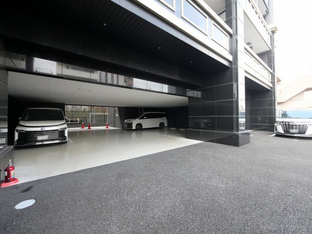 PHOERME TENNOJI Eastの駐車場