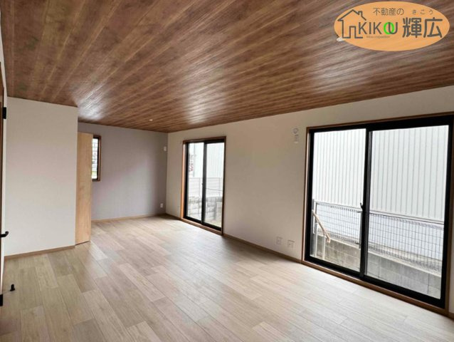 加古川市加古川町木村　中古戸建の居間・リビング