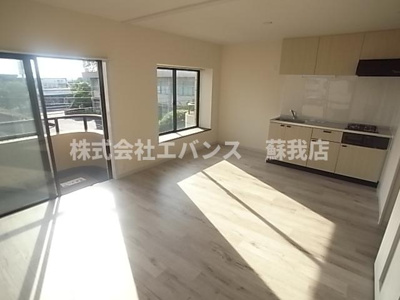 【居間・リビング】 | ベルハイム | こちらの居間で趣味の時間をお楽しみください