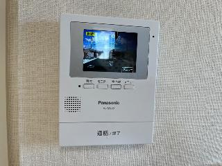 メルセデス(坂戸市伊豆の山町　アパートＡ棟新築工事)の内装|カメラ付インターホン（イメージ）
