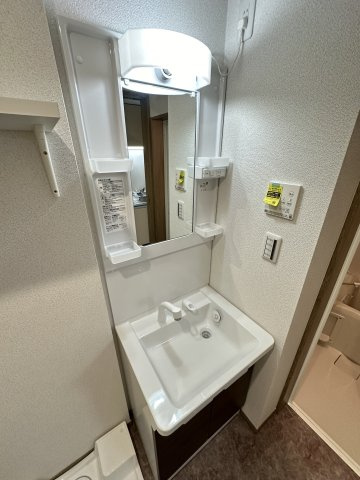 ベイルーム港北高田の独立洗面台|朝の身支度には欠かせない独立洗面化粧台