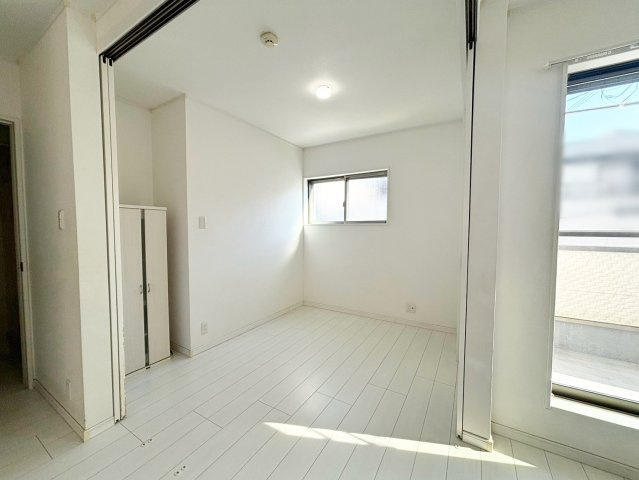 上野通3丁目 中古戸建の洋室