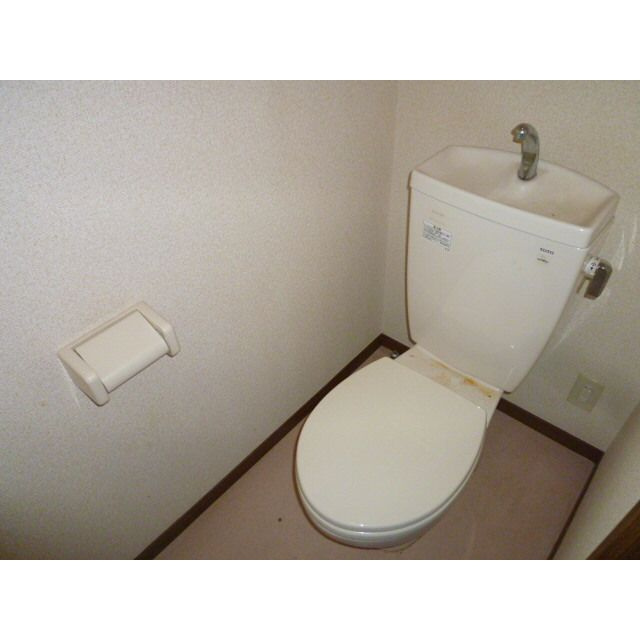 八千代市勝田台２丁目のアパートのトイレ