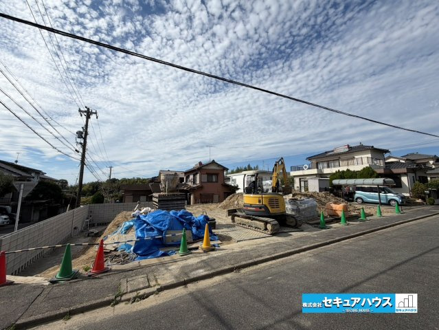【同施工物件ご案内可能】愛知郡東郷町春木台4丁目　全2棟の前面道路含む現地写真|事前予約にて現地ご見学いただけます！お気軽にお問い合わせください♪
■株式会社　セキュアハウス■
住宅ローンに強く、知識、経験豊富なスタッフ在籍
お客様に寄り添い、ご成約後もサポート致します。    