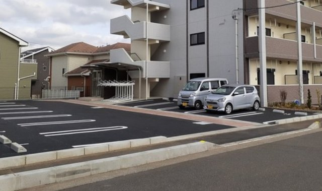 ヌーベルの駐車場