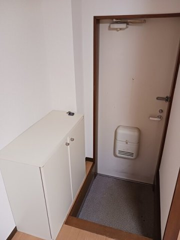 メゾンワタヌキの玄関|落ち着いた玄関です