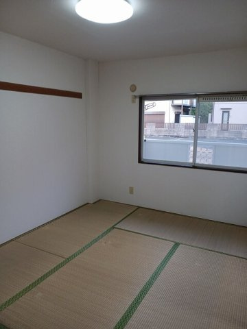 メゾンワタヌキの内装|明るい色調の室内です
