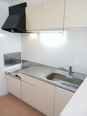 ポンドⅡのキッチン|コンパクトなキッチンで掃除もラクラク