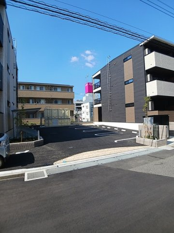 ホワイトタウンＡの駐車場|駐車スペースもあります