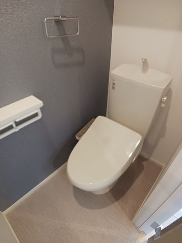ホワイトタウンＡのトイレ|シンプルで使いやすいトイレです
