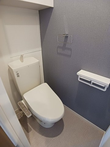 ホワイトタウンＡのトイレ|ゆったりとした空間のトイレです