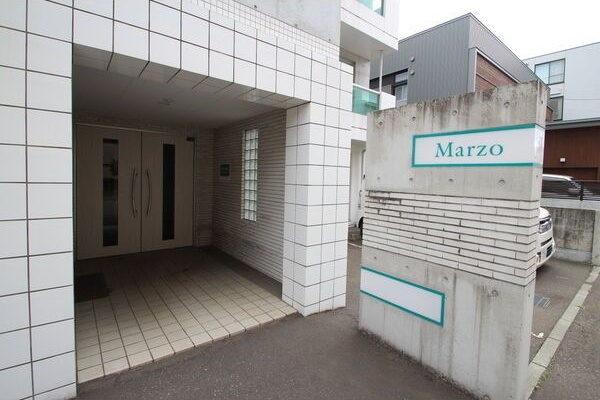 【エントランス】マルツォ 