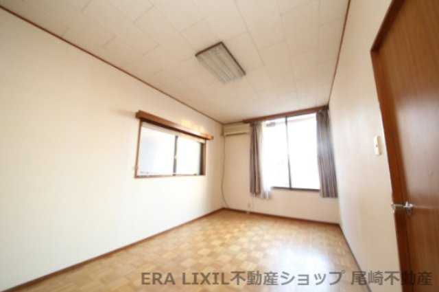 久喜市鷲宮の一戸建ての洋室|洋室1